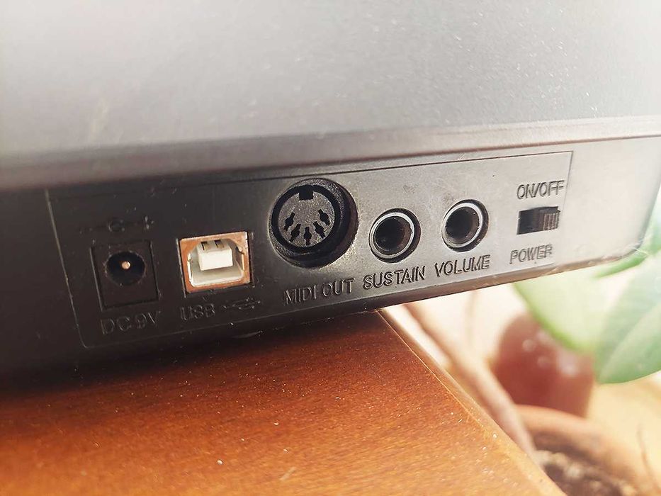 MIDI клавіатура M-Audio Keystation 88