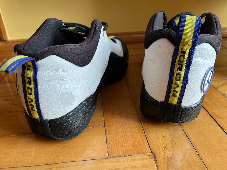 Buty Jordan białe czarne dobry stan 42,5 rozmiar 27 cm