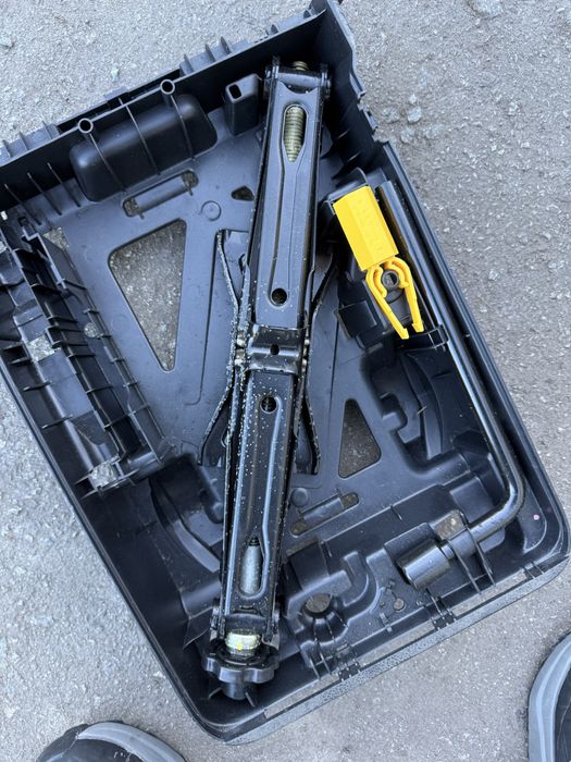 Домкрат Toyota Proace Peugeot Expert Citroen Jumpy Органайзер є 2шт