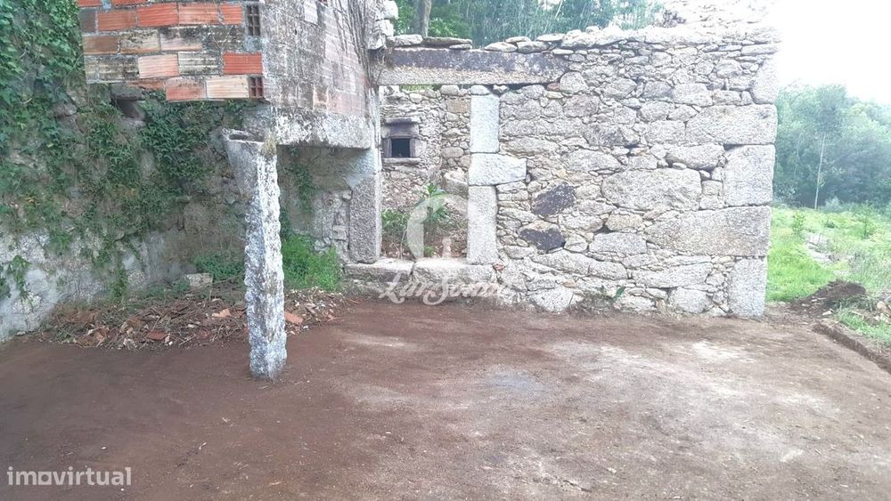 Moradia para restauro em Barcelos
