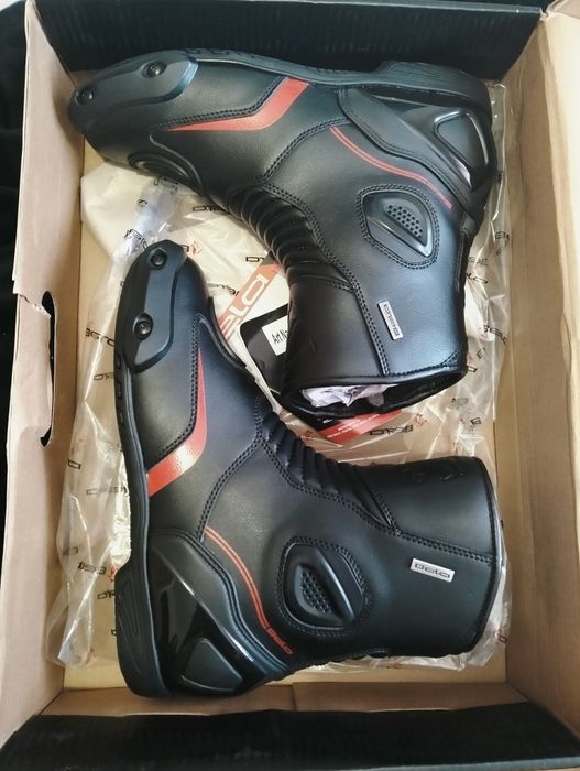 Botas Bella N 43 novas na caixa