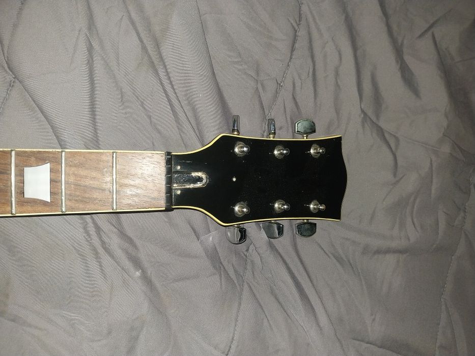 Guitarra eléctrica bolt on neck