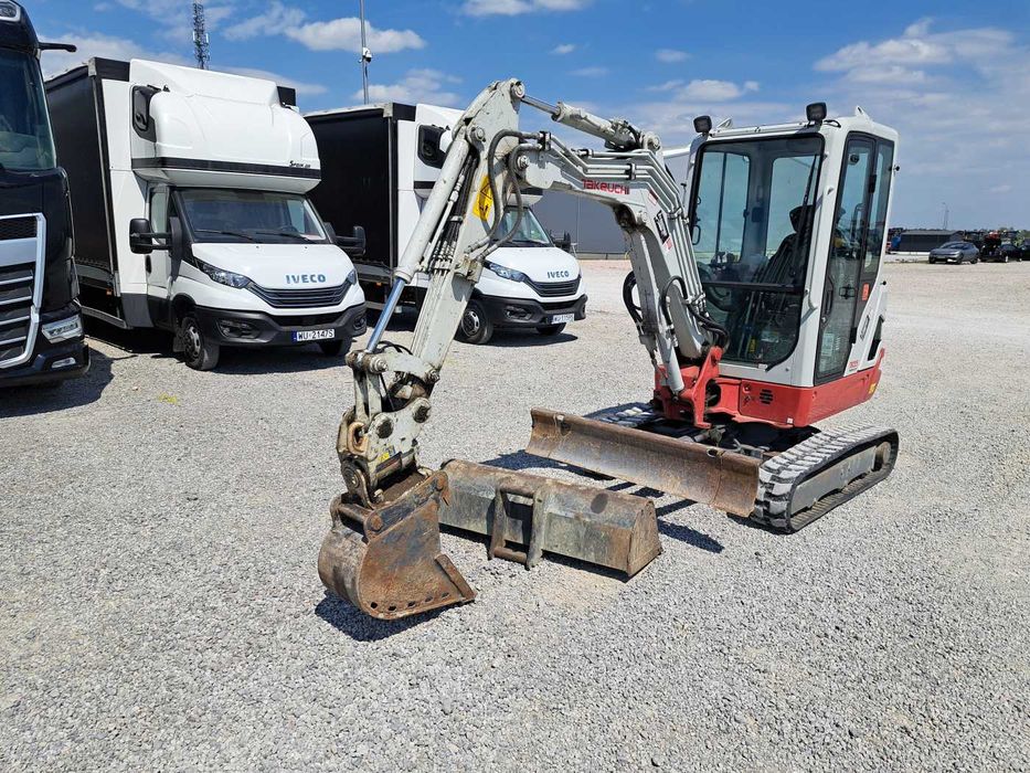 Koparka Takeuchi TB225