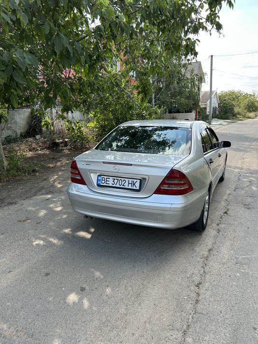 Mersedes benz W203 C200