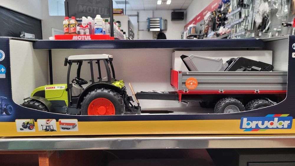 Zabawka Bruder Claas Nectic 267 z ładowaczem i przyczepą