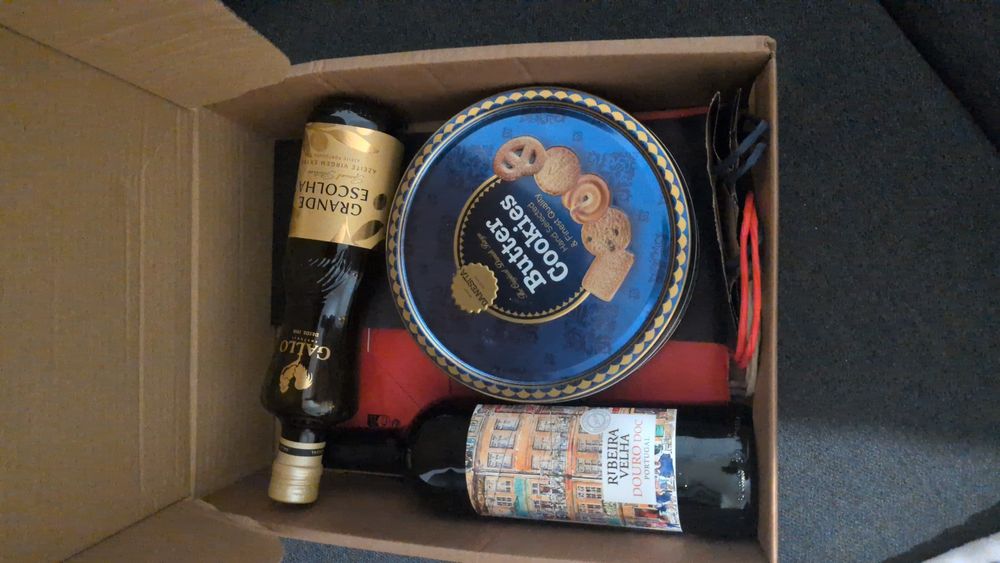 Lote de Cartão/Papelão para Proteção e Humidade - Ideal Limpezas