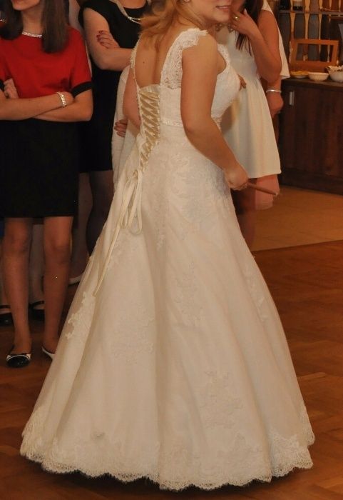 sukienka ślubna gratis welon