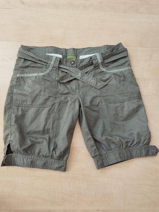 krotkie spodenki szorty khaki xs