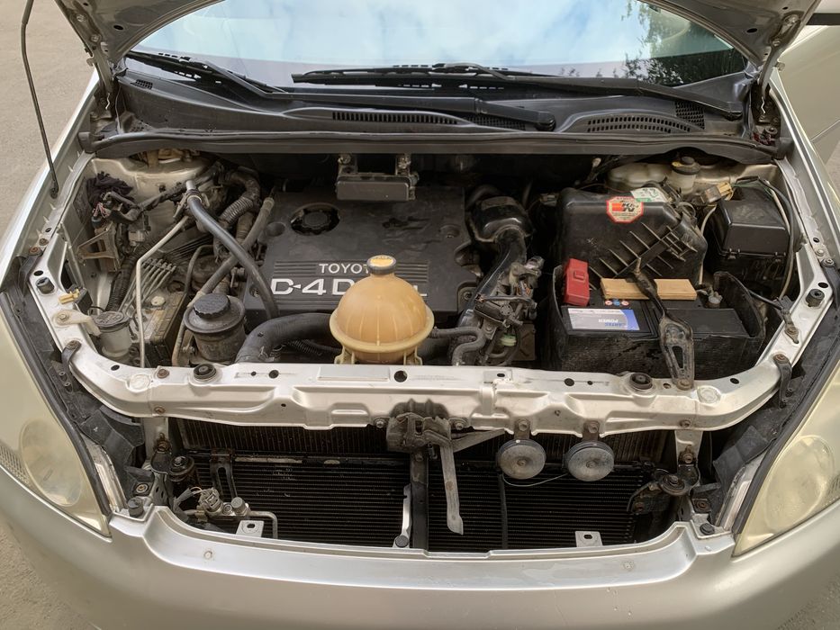 Тойота Авенсіс Версо / Toyota Avensis Verso