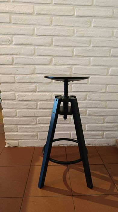 Mobiliário IKEA para Restaurante/Café - 4 Mesas Altas + 15 Bancos