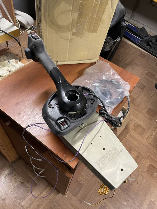 Продам Glastron CX19