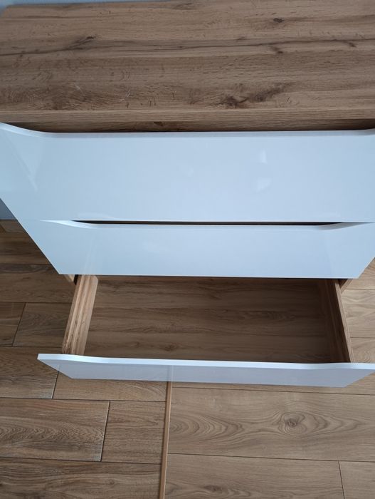 Komoda Nuis 90 cm z 3 szufladami dąb wotan/biały połysk