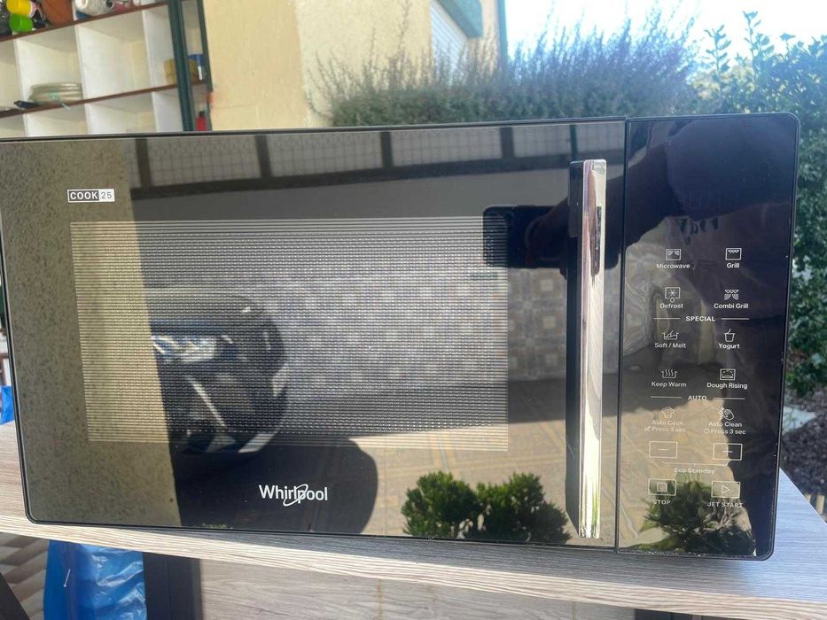 Micro-ondas WHIRLPOOL MWP 254 SB (25 L - Com Grill - Preto)