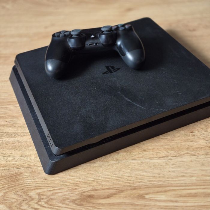 Ps 4 1 terabajt stan idalny