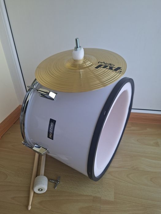 Барабан  - білий,  тарілка , PAISTE -  що звучить.