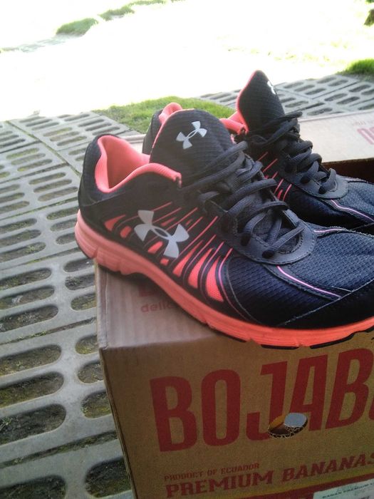 Under Armour adidasy