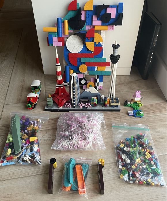 LEGO modern art + Tokyo + (peças extra de oferta)