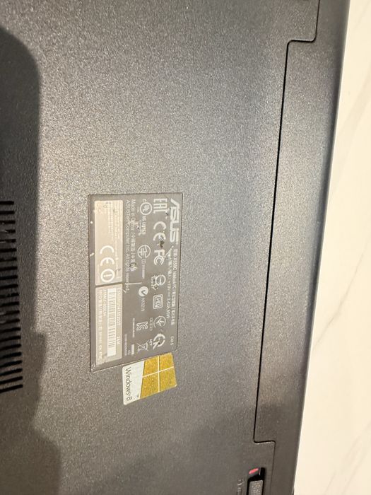 Asus laptop  x550c sprawny