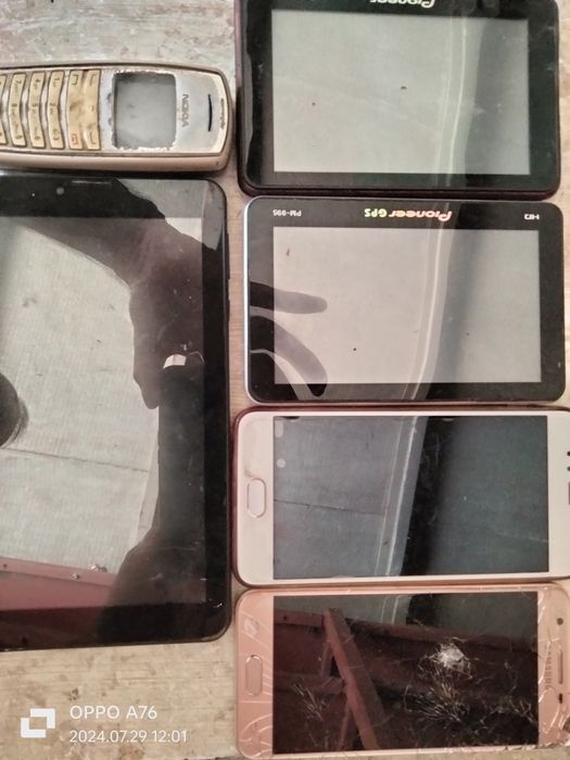 Продам смарфоны ,