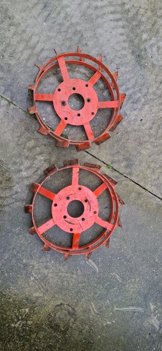 Vendo rodas de ferro para motocultivador de 12 cv