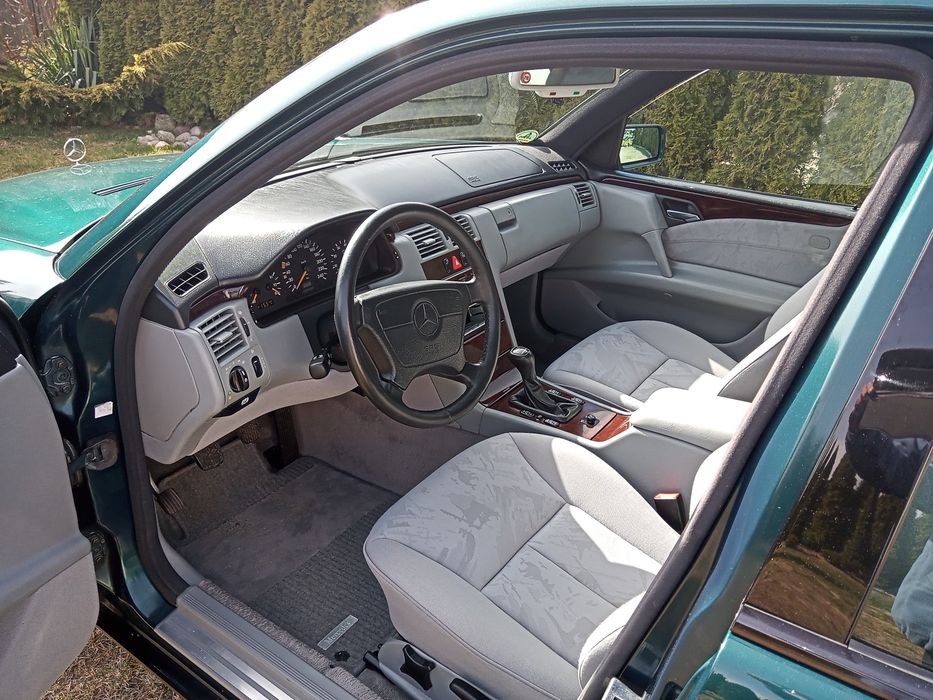 Mercedes E-klasa 2.0 Benzyna.62400KM