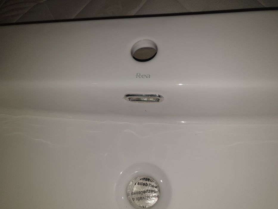 Умывальник Gina из