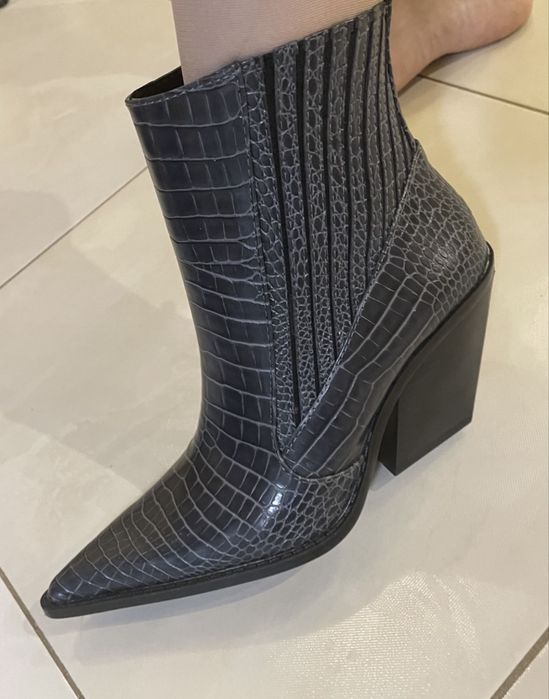 Чоботи - Казаки Zara. Нові
