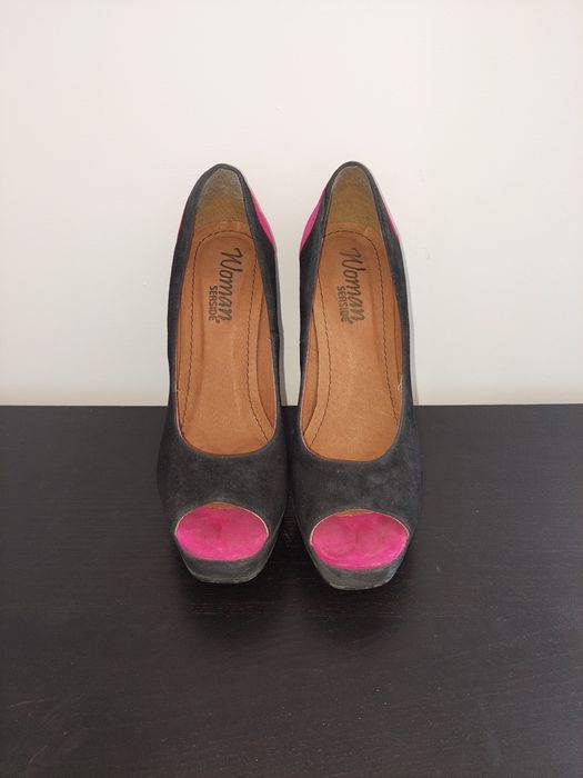 Sapatos de salto em Camurça