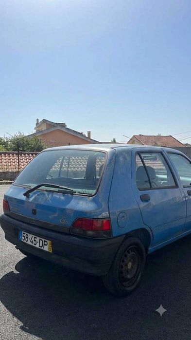 carro clio renalt leia a descriçao