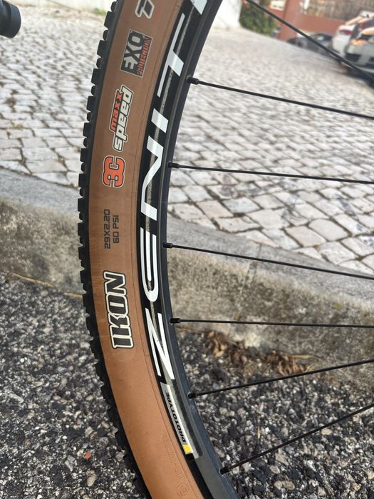 Cannondale F-Si Carbon Lefty – Tamanho M – Totalmente revista