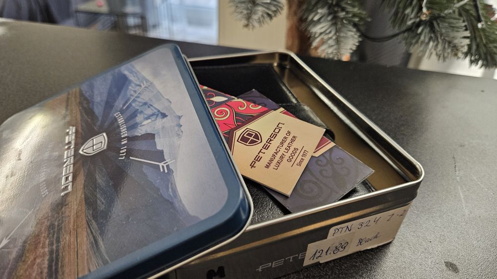Czarny pionowy portfel Peterson Nowy RFID blocking
