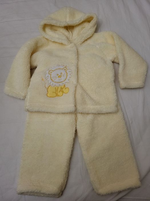 Продам дитячий теплий костюмчик, світло кремового кольору