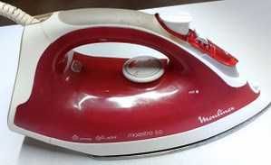 Ferro de engomar marca Moulinex