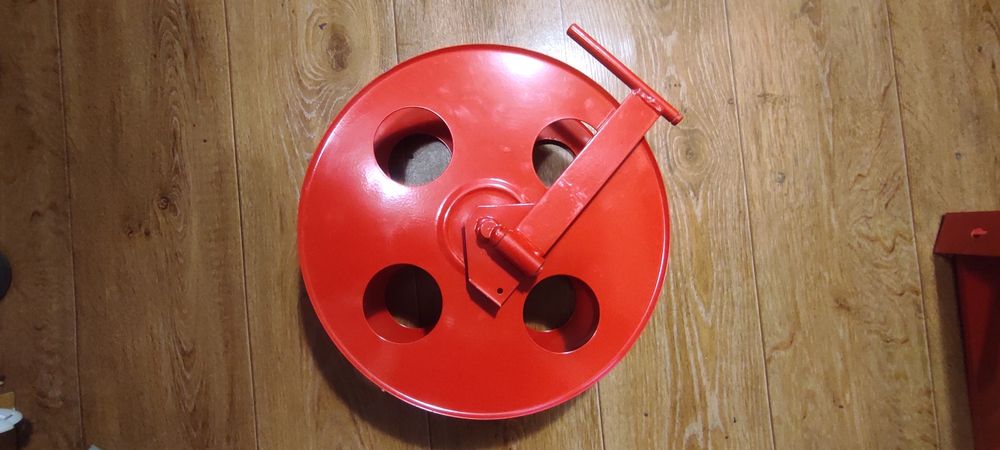 Кассета с барабанном для пожарного рукава и пожарный металлический ств