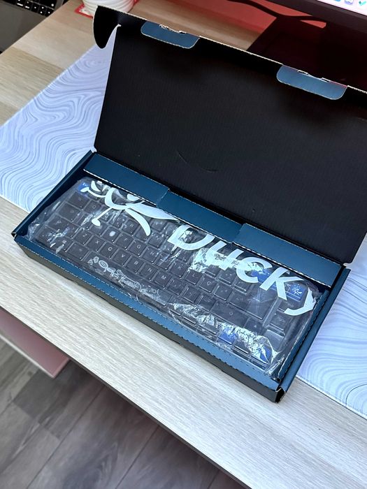Teclado Mecânico DUCKY One 2 SF RGB 65% PT-PT