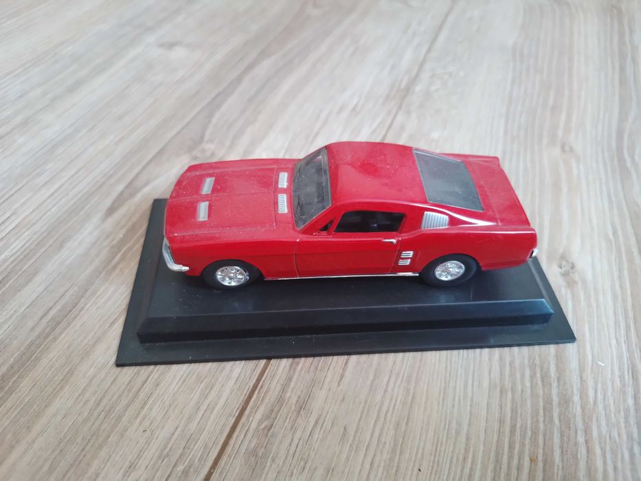 Ford Mustang, skala 1:43