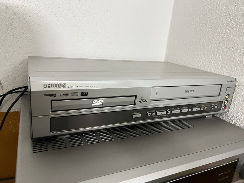 Leitor DVD/VHS Philips 740VR — Dolby Digital, TruSurround, MP3/CD