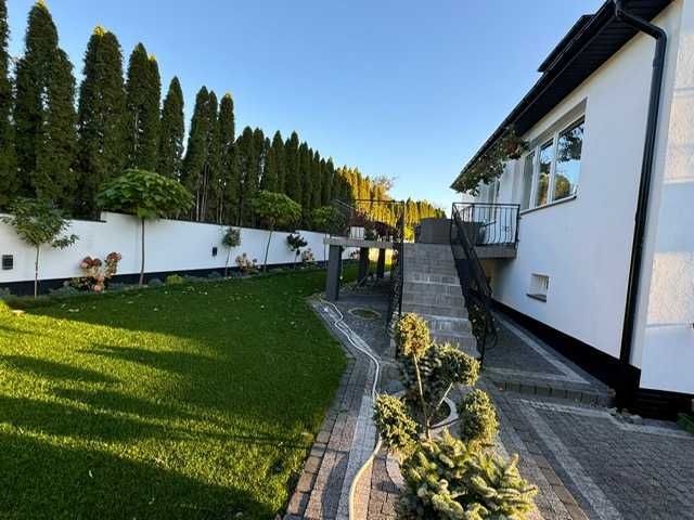 Dom Cerekiew plus Hala