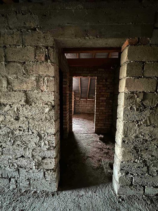 Продається триповерховий корпус під бізнес