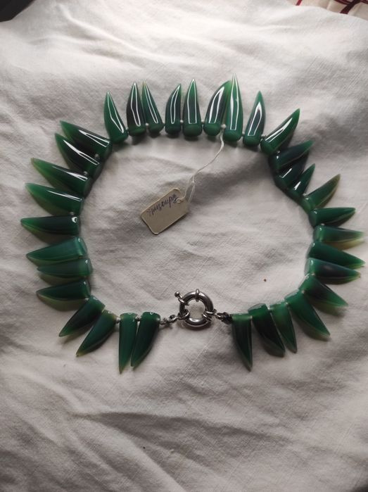 Бусы хризопраз современные