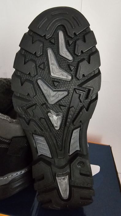Buty nowe męskie zimowe modne rozmiar 43