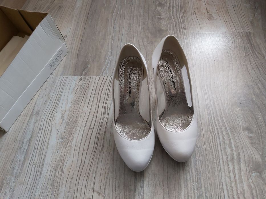 Obuwie - Białe szpilki