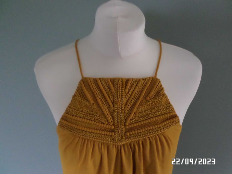 Śliczna sukienka-H&M-rozm-38-S/M