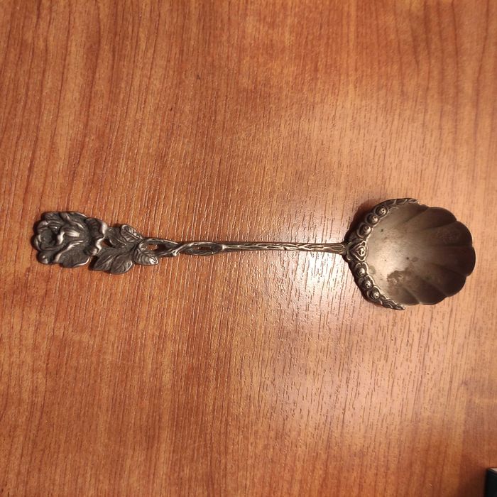 Серебряная ложка для сахара