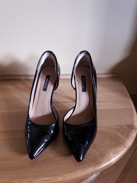 Czarne lakierki Vices