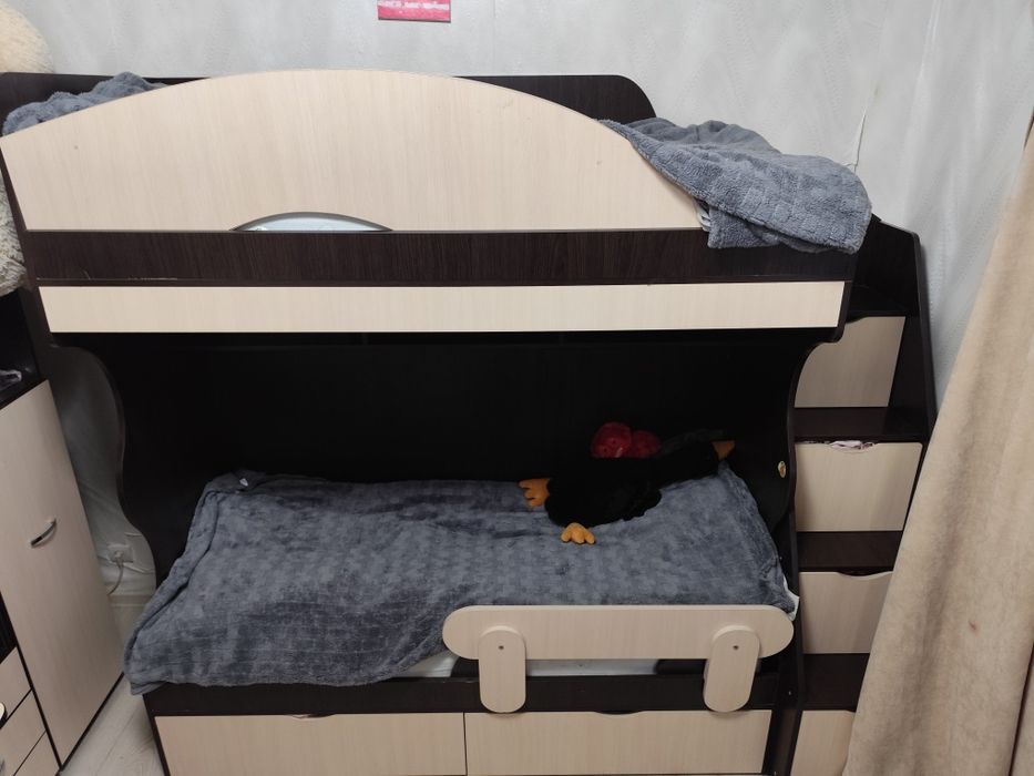 Продам двоповерхову кровать