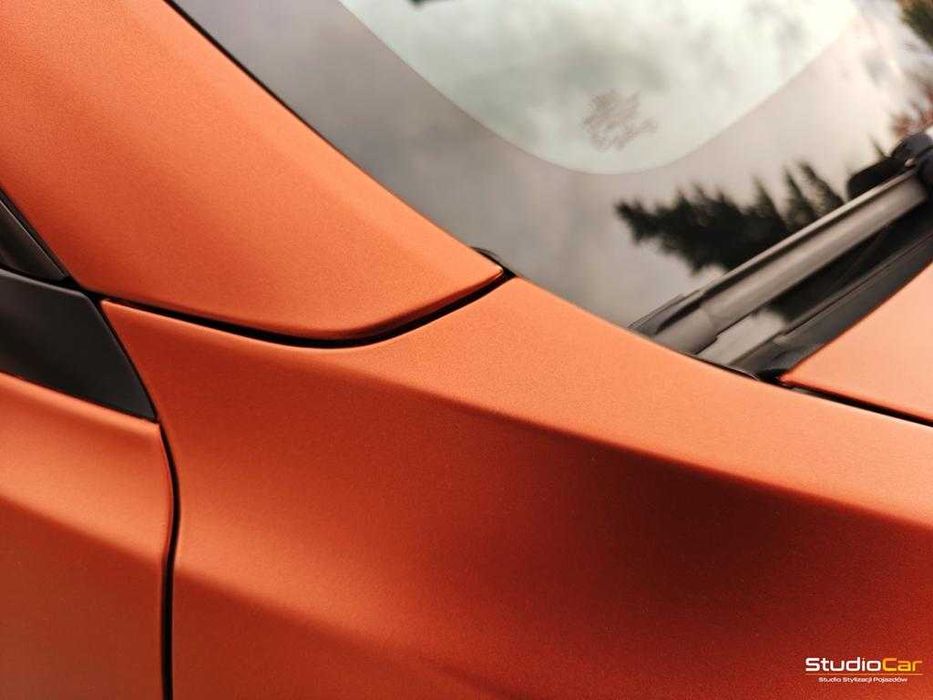 Oklejanie pojazdów zmiana koloru samochodów przyciemnianie dechroming