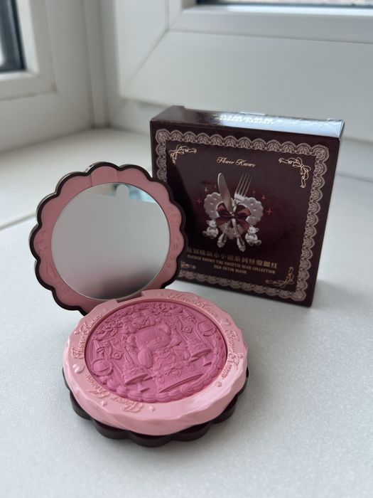 Рум’яна Flower Knows The Sweetie Bear Silk Satin Blush