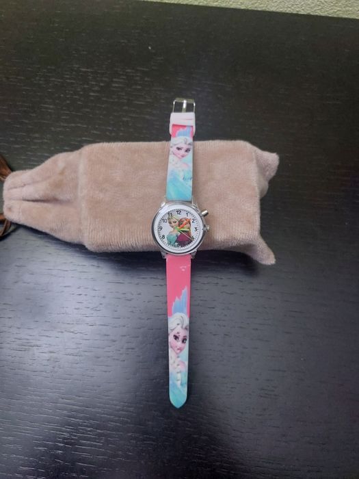 Frozen Clocks – NEW64564042100098124