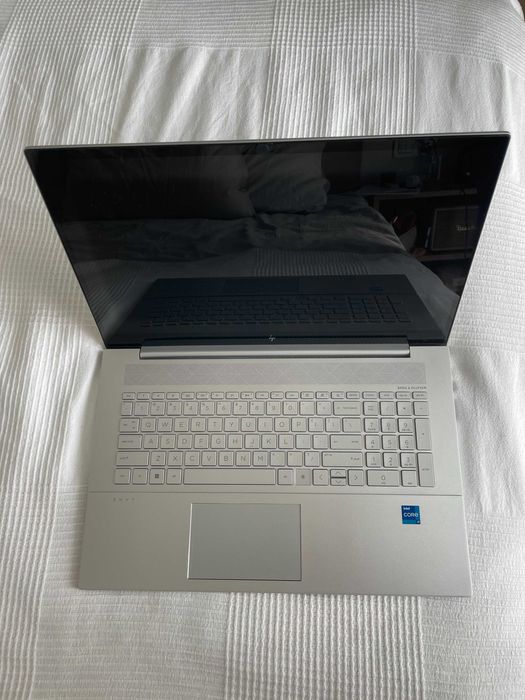 Laptop HP Envy 17 – Intel Core i7, 32 GB RAM, 256 GB SSD, NVIDIA MX450